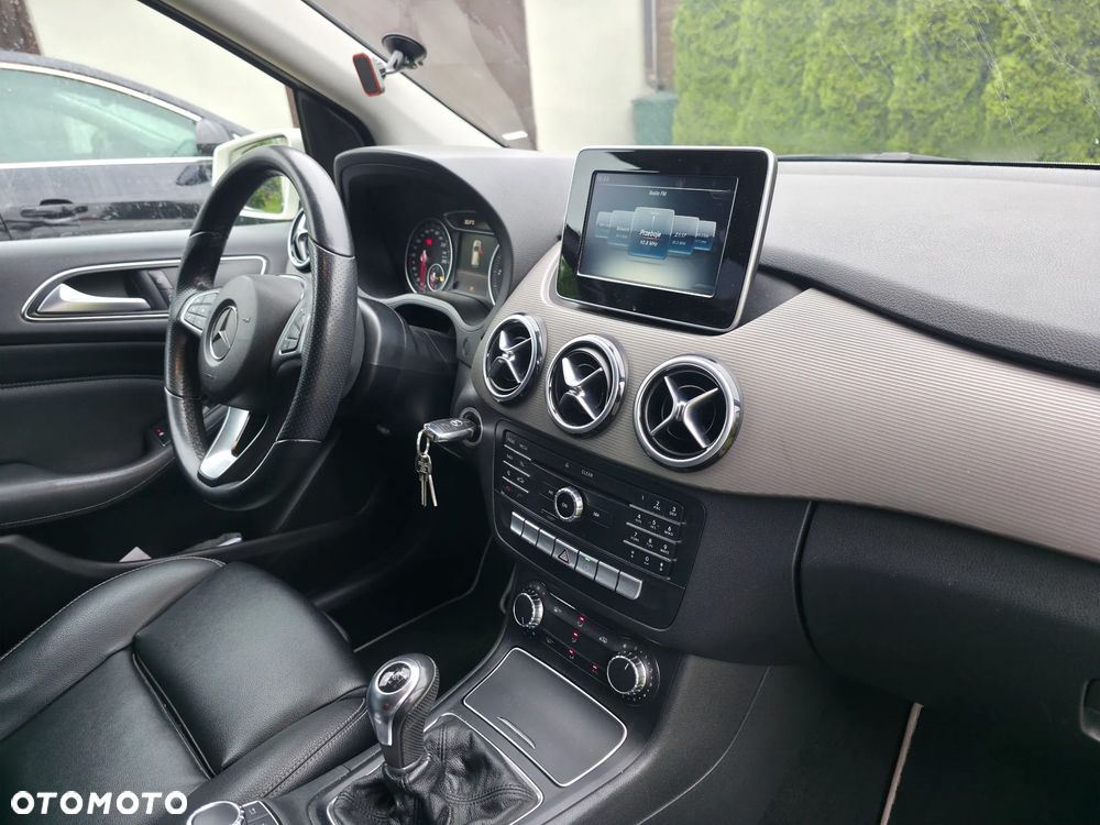 Mercedes-Benz Klasa B 180 (CDI) d - 25