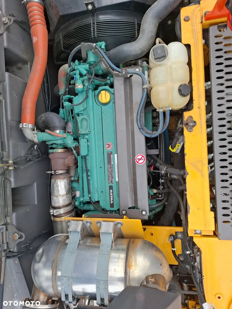 Volvo Ew180E - 16
