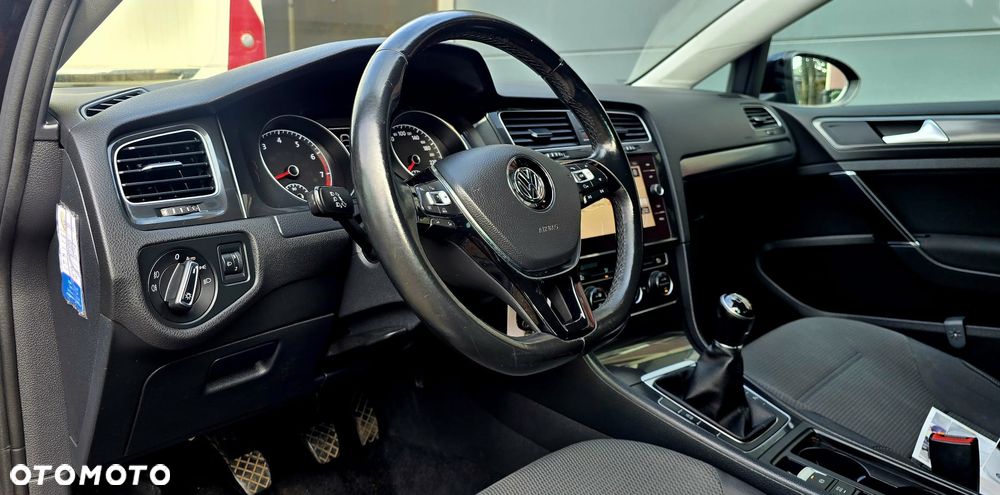 Volkswagen Golf - 25
