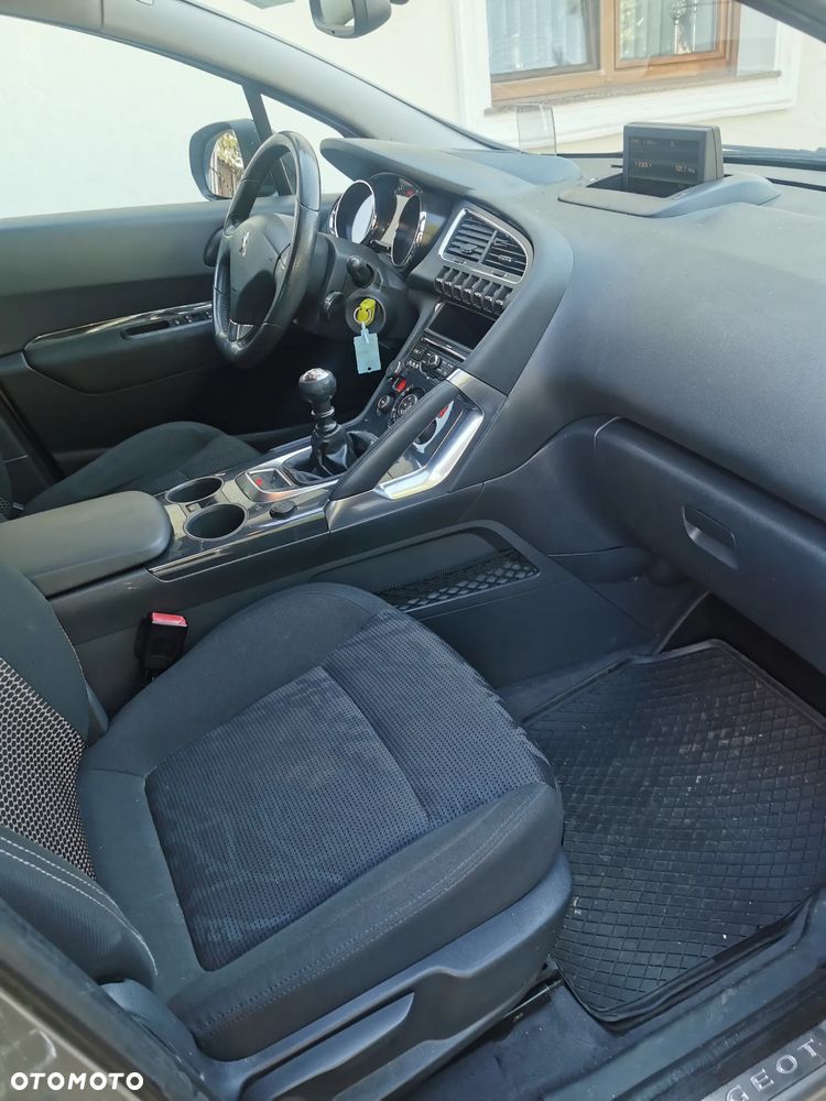 Peugeot 3008 1.6 HDi Premium - 12