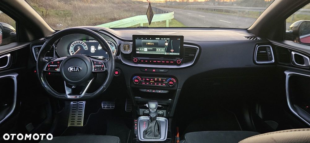 Kia ProCeed 1.4 T-GDI DCT7 OPF GT LINE - 25