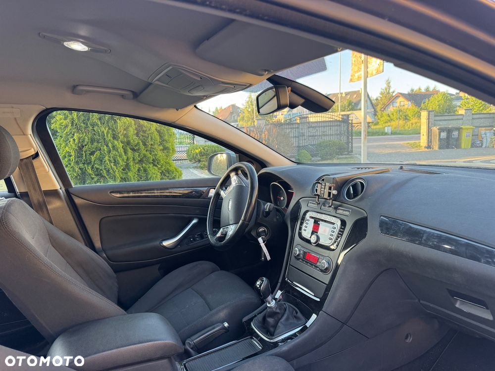 Ford Mondeo 1.8 TDCi Titanium - 9