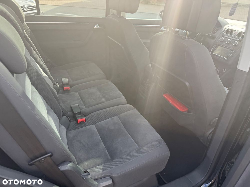 Volkswagen Touran 2.0 TDI DPF Highline DSG - 12