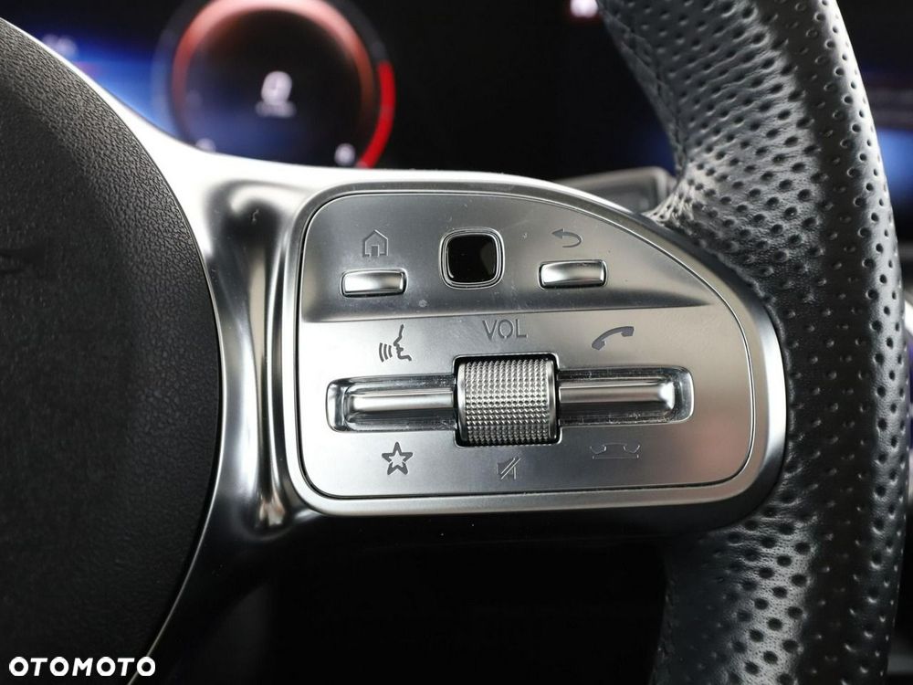 Mercedes-Benz CLA 180 7G-DCT AMG Line - 34