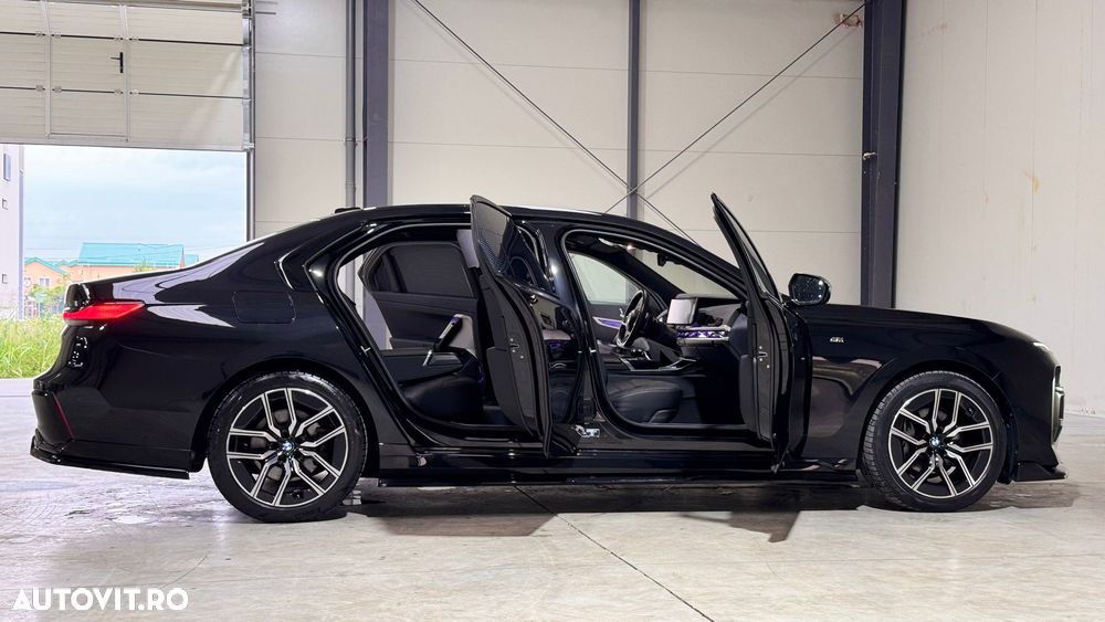 BMW Seria 7 740d xDrive MHEV - 29