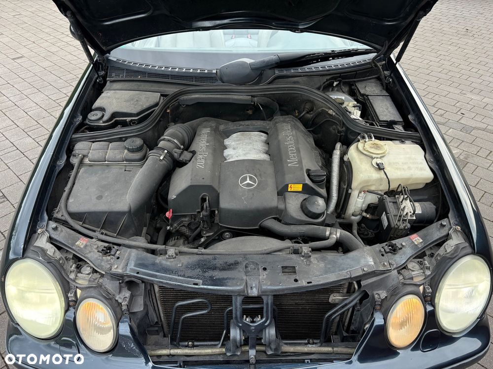 Mercedes-Benz CLK - 16