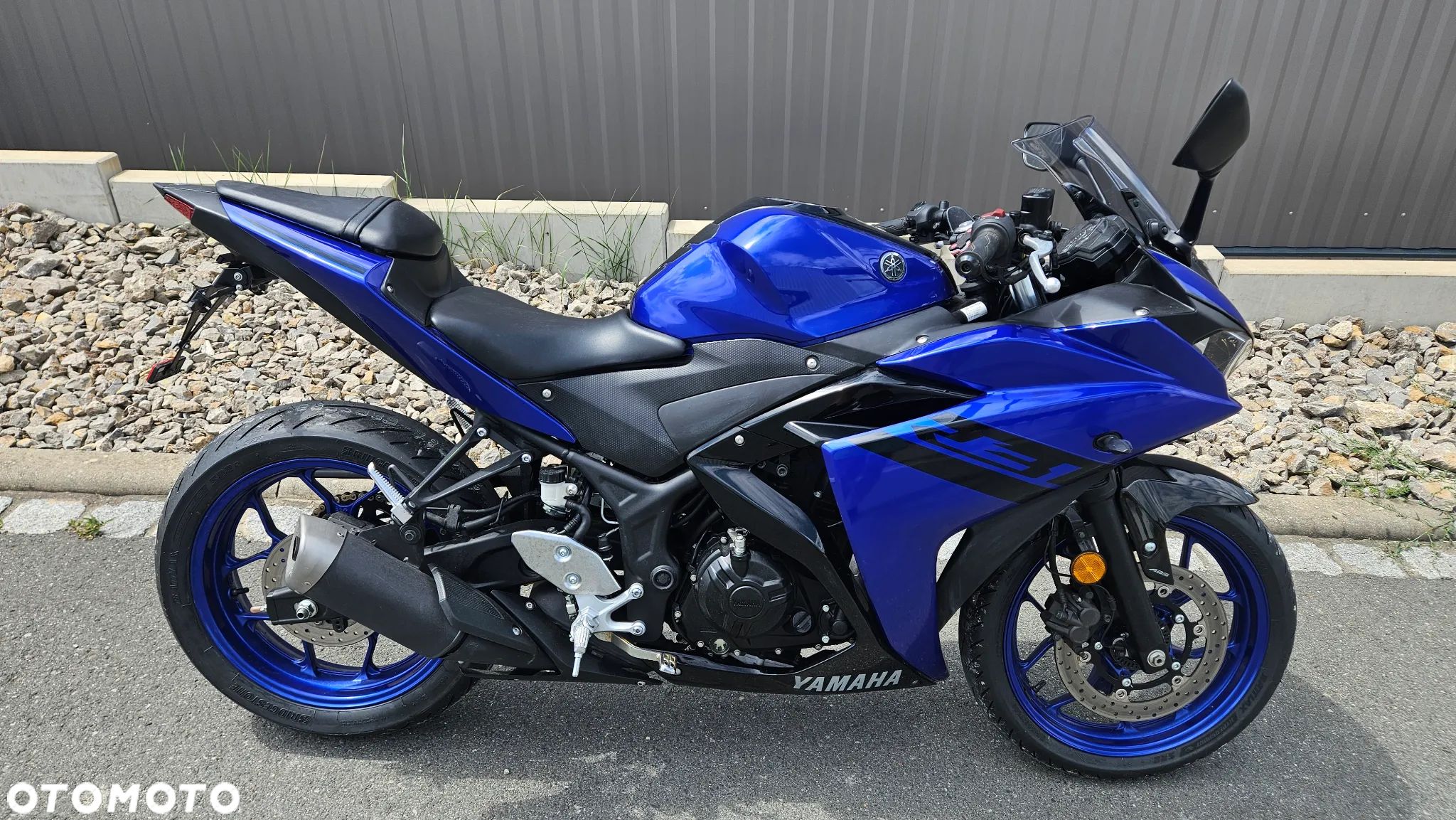 Yamaha R3 - 1