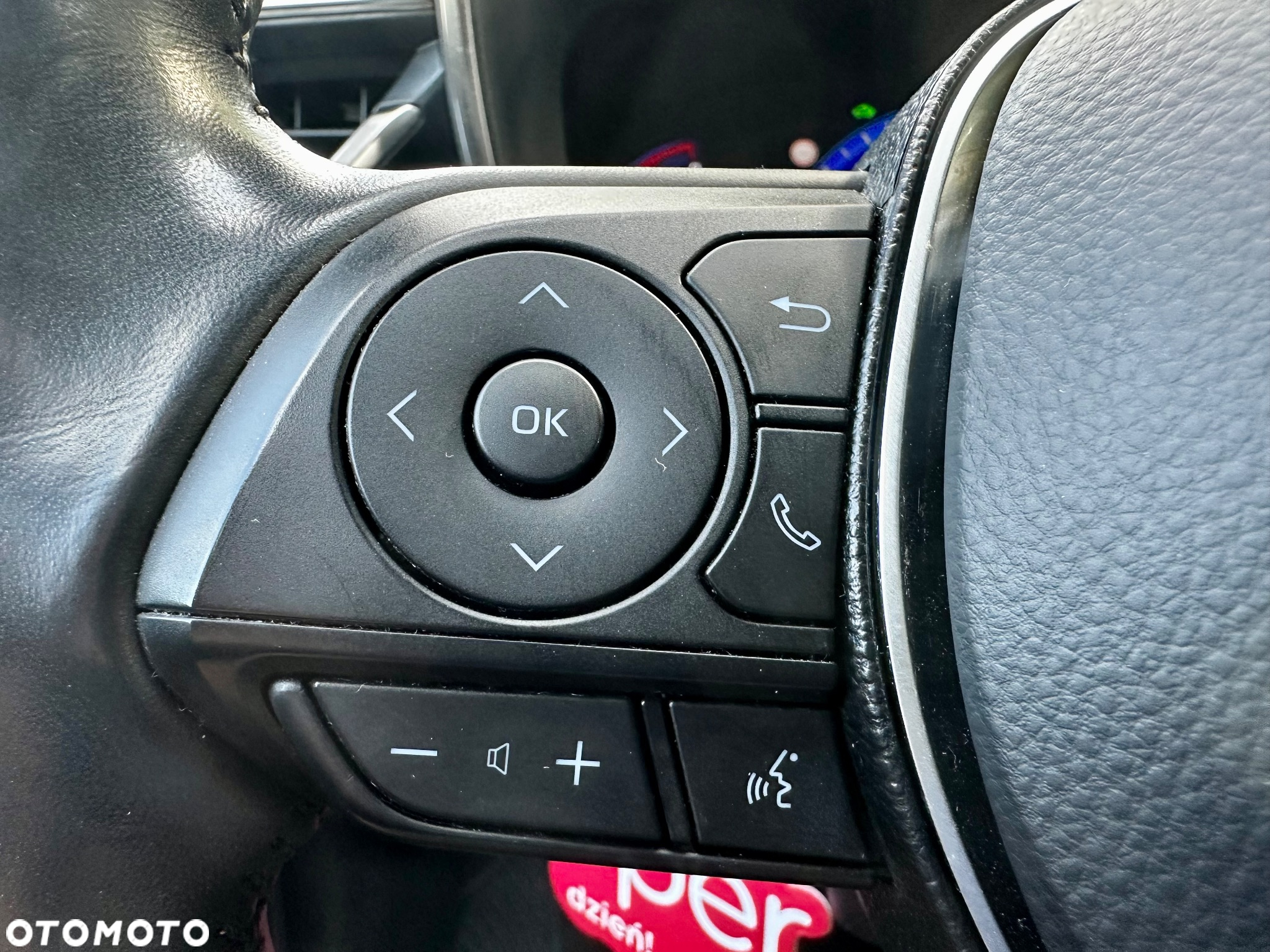 Toyota Corolla 2.0 Hybrid Style - 29