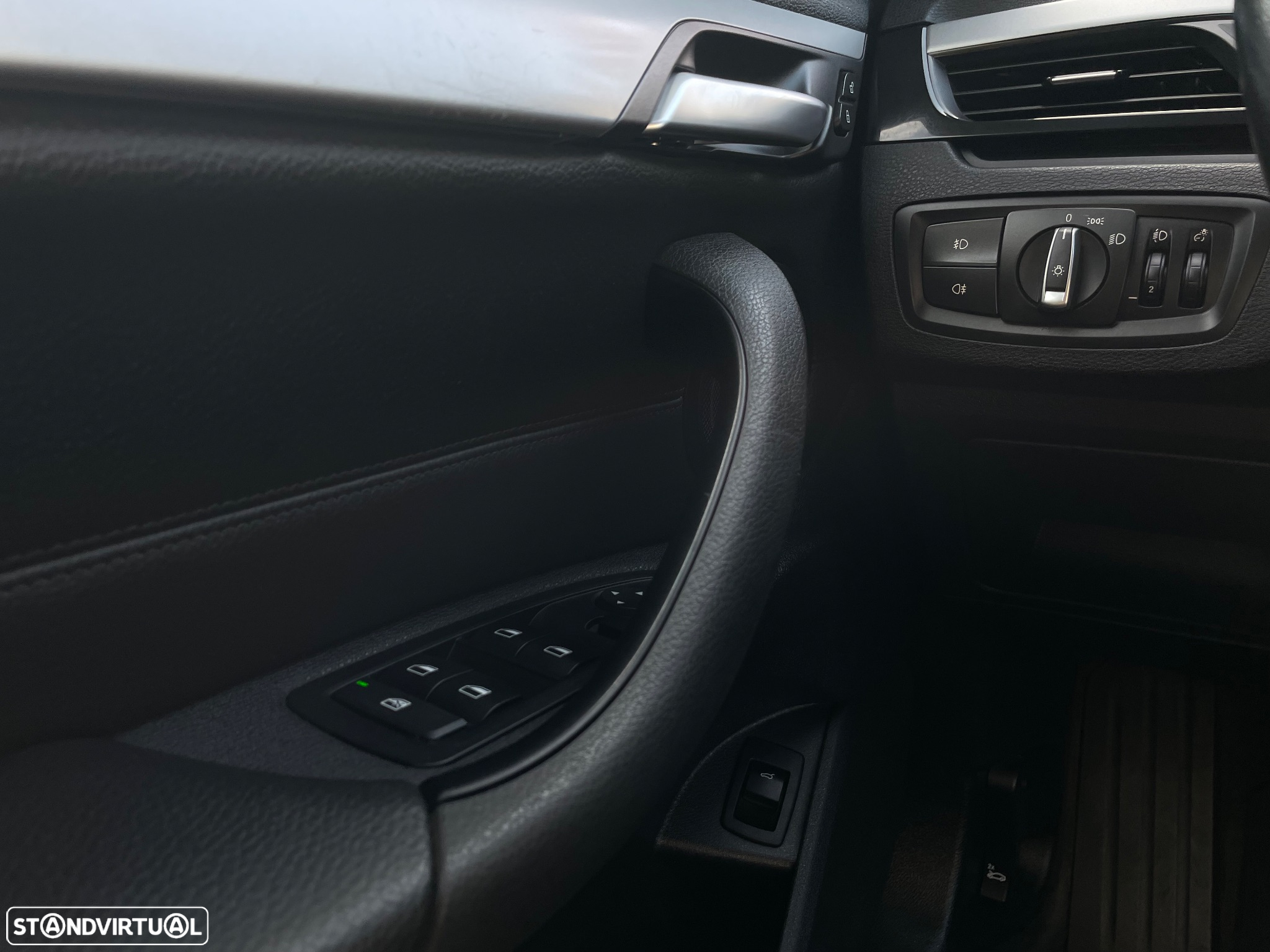BMW X1 16 d sDrive Auto Line Sport - 21