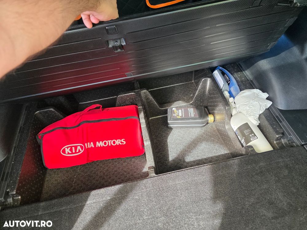 Kia Sorento 2.2 DSL 6AT 4x4 Cosmo - 33