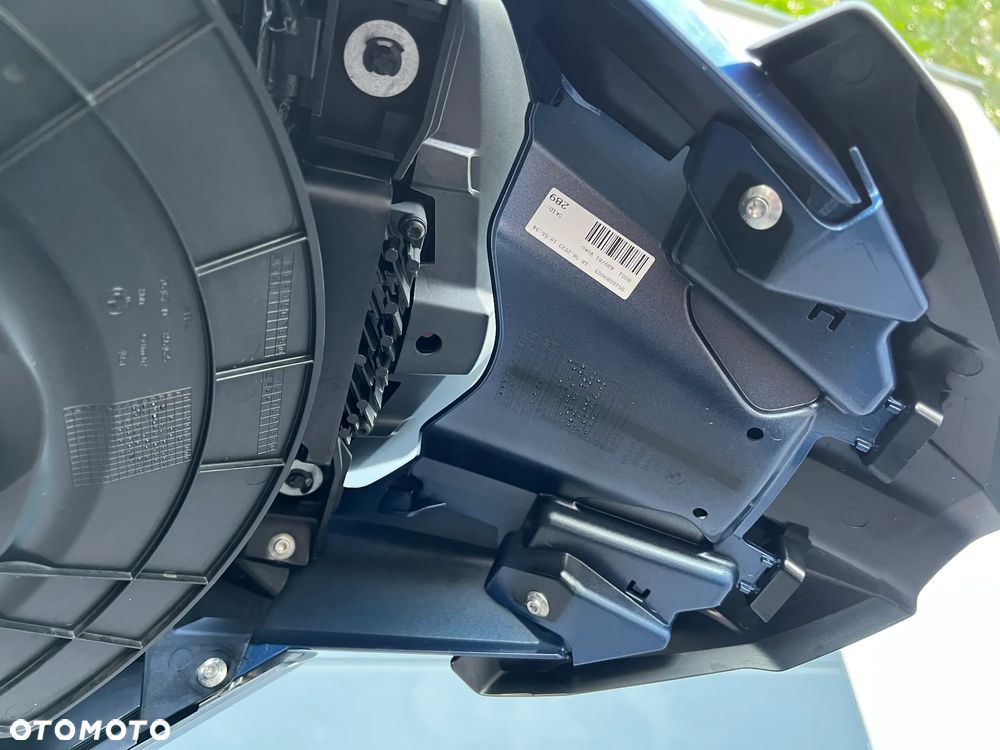 BMW F - 19