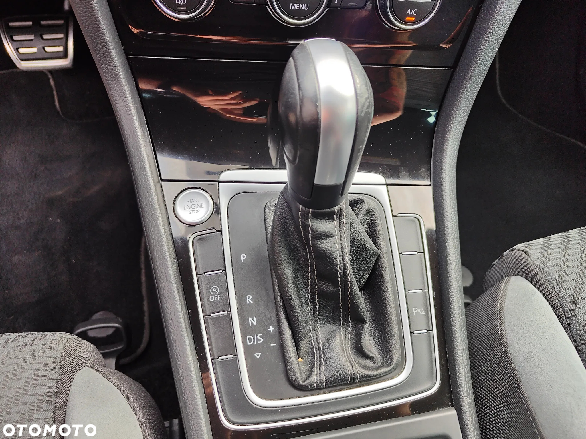Volkswagen Golf Variant 2.0 TDI SCR DSG R-Line - 22