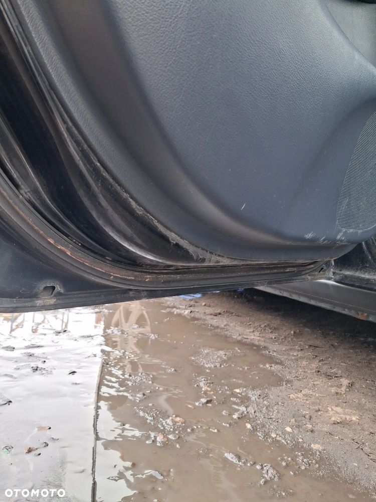 HONDA CIVIC VII DRZWI LEWE TYL B92P - 5