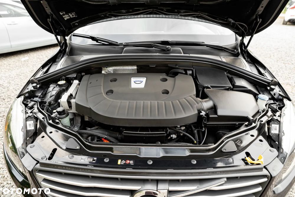 Volvo XC 60 D5 AWD Geartronic Momentum - 41