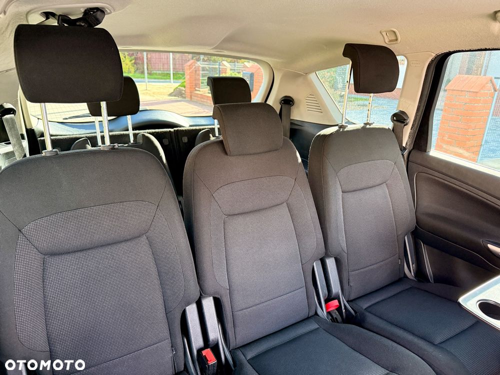 Ford S-Max - 14