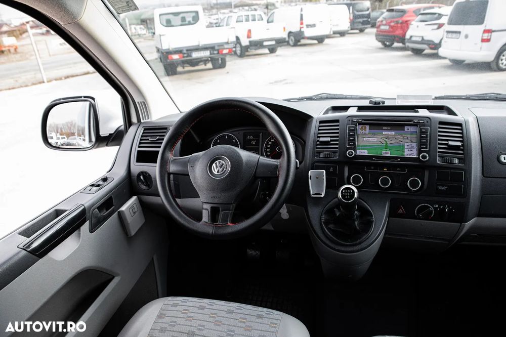 Volkswagen Caravelle - 26
