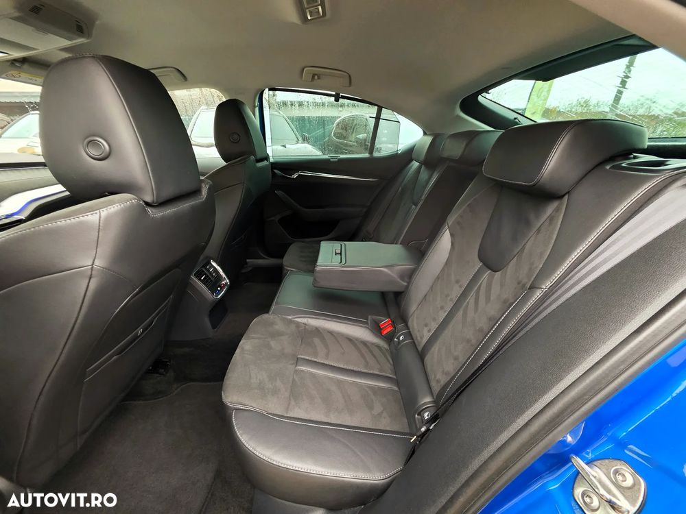 Skoda Octavia 2.0 TDI DSG Sportline - 22