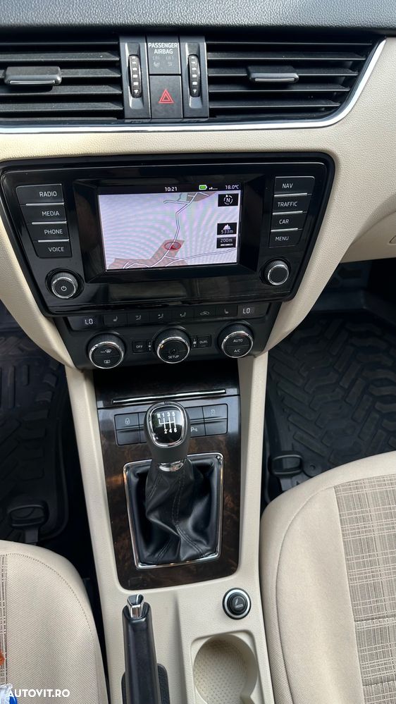 Skoda Octavia 2.0 TDI 4x4 ELEGANCE - 12