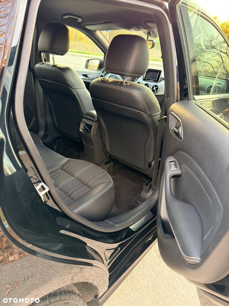 Mercedes-Benz Klasa B 180 CDI (BlueEFFICIENCY) - 17