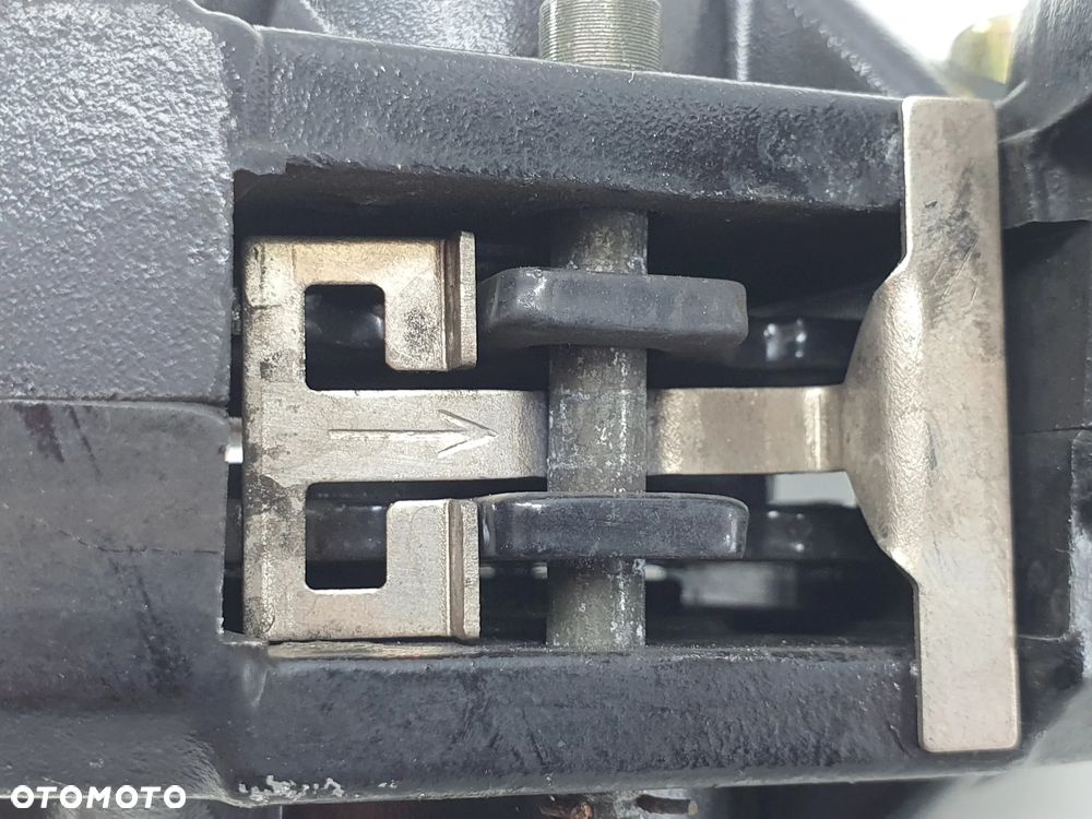 Zacisk Hamulcowy Przod  Skuter Govecs Go - 8