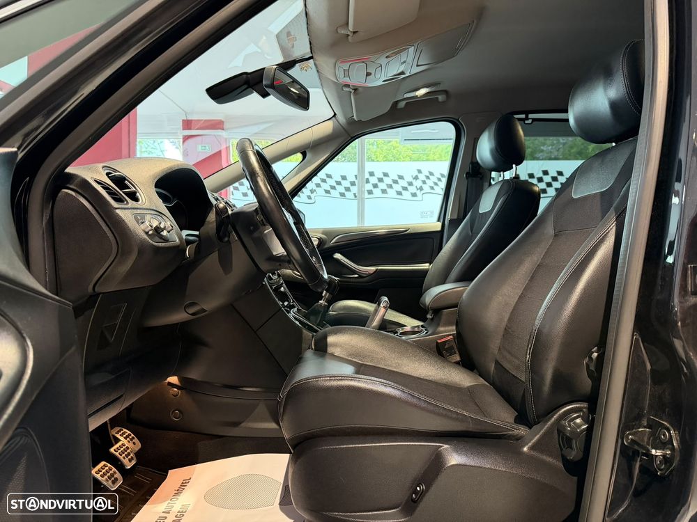 Ford S-Max 2.0 TDCi Titanium 7L - 4