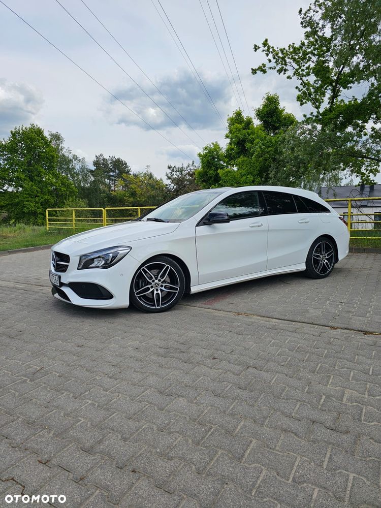 Mercedes-Benz CLA 220 4-Matic AMG Line - 4