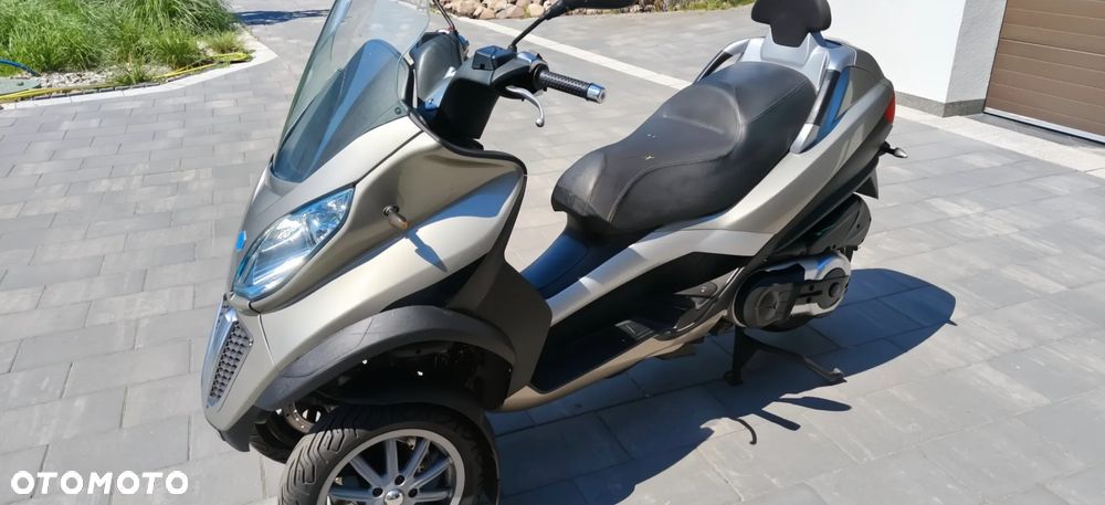 Piaggio MP-3 - 10