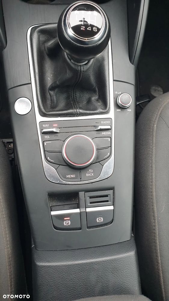 Audi A3 3-drzwiowe 1.6 TDI DPF Attraction - 15