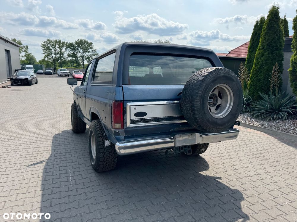 Ford Bronco - 6