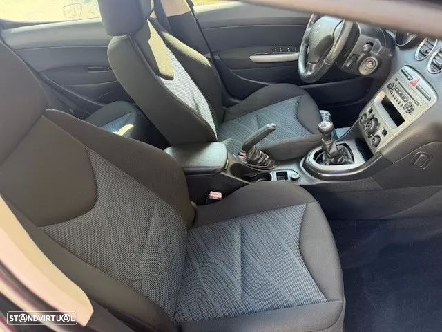 Peugeot 308 1.6 HDi Active — fotografia 21