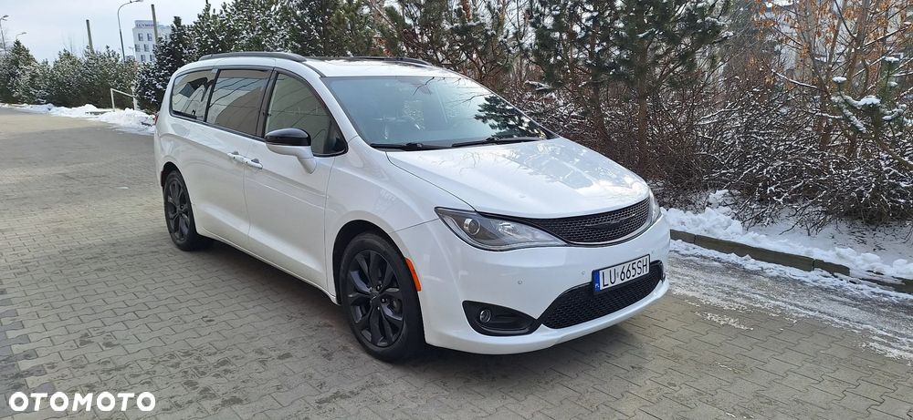 Chrysler Pacifica - 3