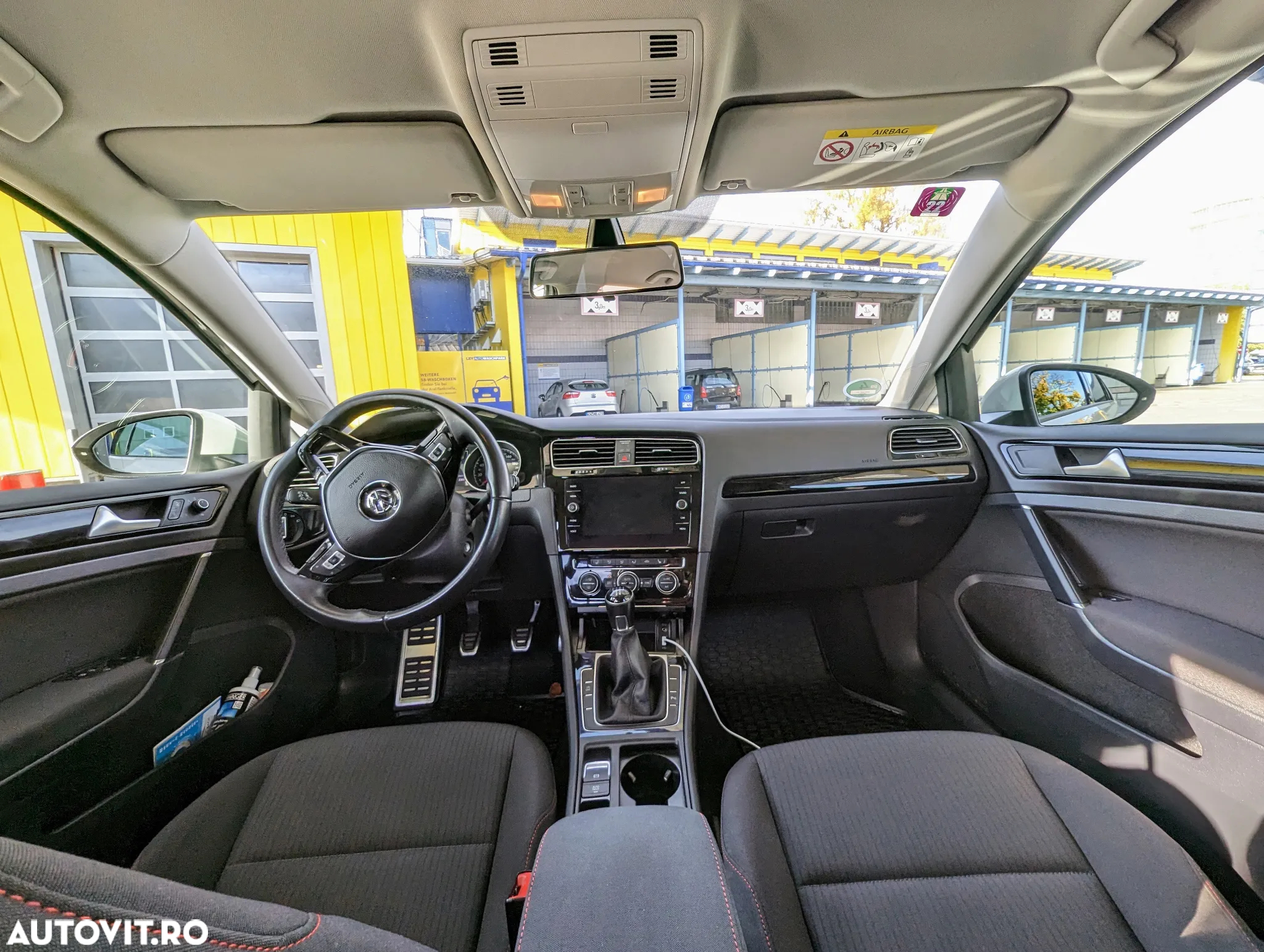 Volkswagen Golf - 2