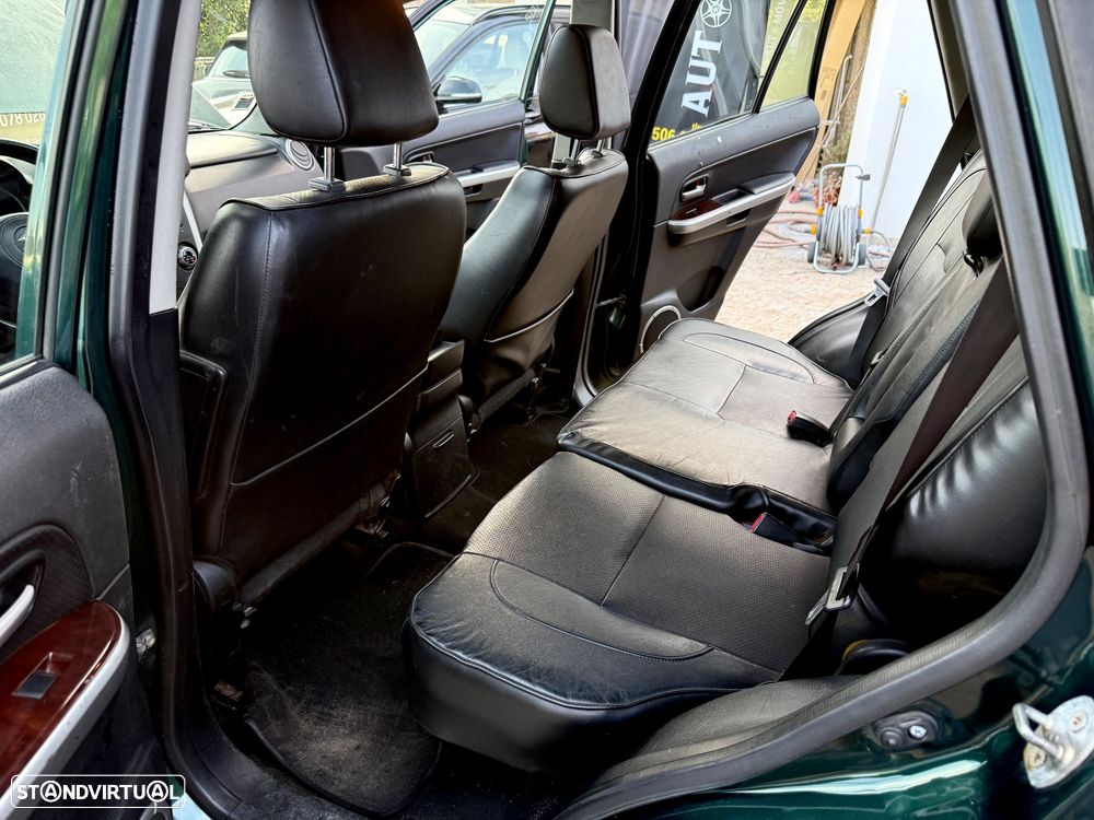 Suzuki Grand Vitara 1.9 DDiS X-Premium - 44