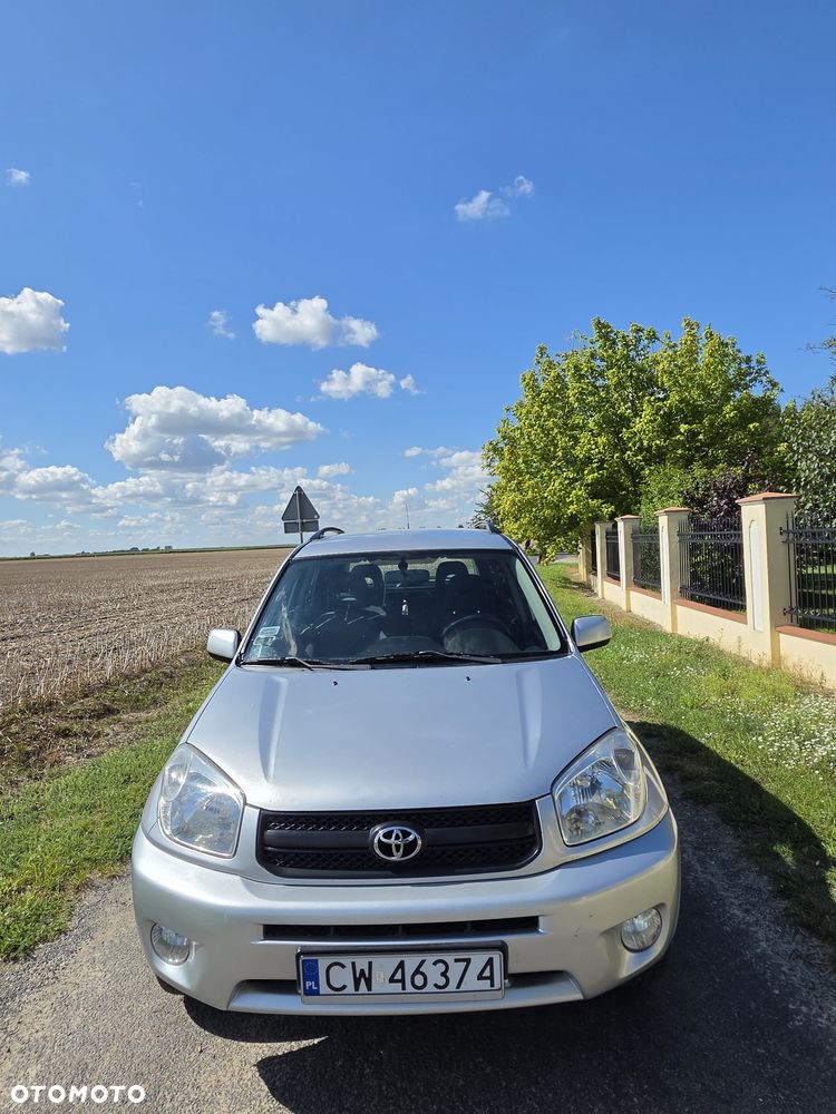 Toyota RAV4 - 1