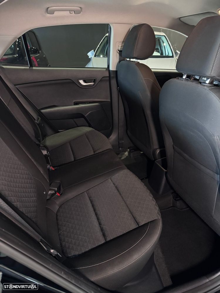 Kia Rio 1.2 CVVT Dynamic - 32