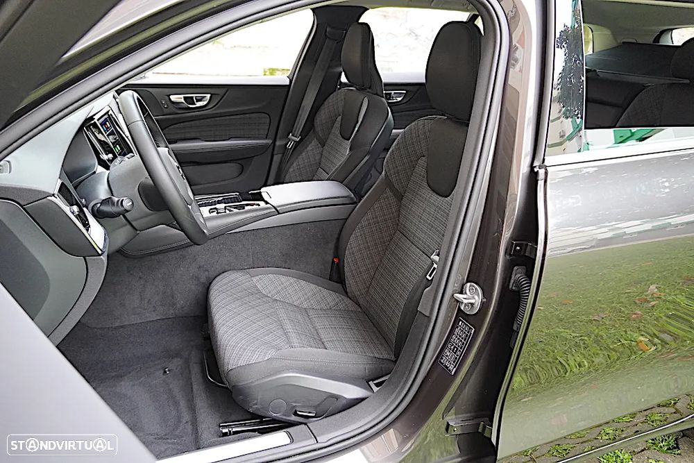 Volvo V60 2.0 T6 AWD TE Essential - 15
