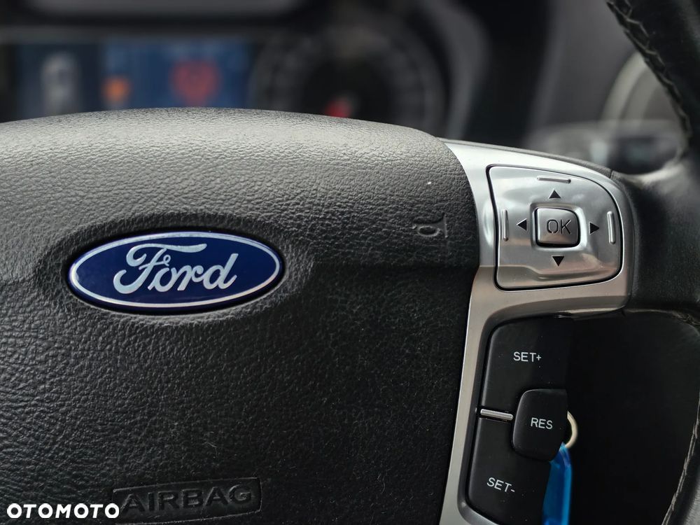 Ford Mondeo - 25