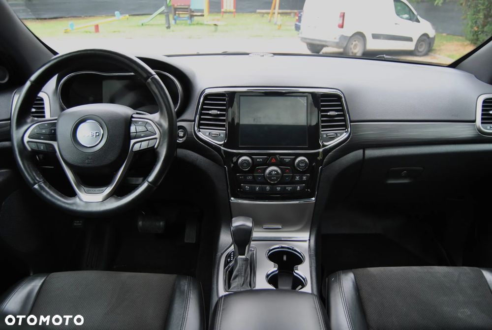 Jeep Grand Cherokee - 9