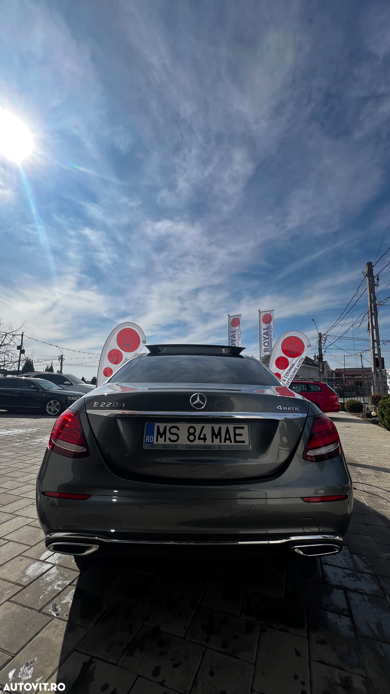 Mercedes-Benz E 220 d 4Matic 9G-TRONIC AMG Line - 25