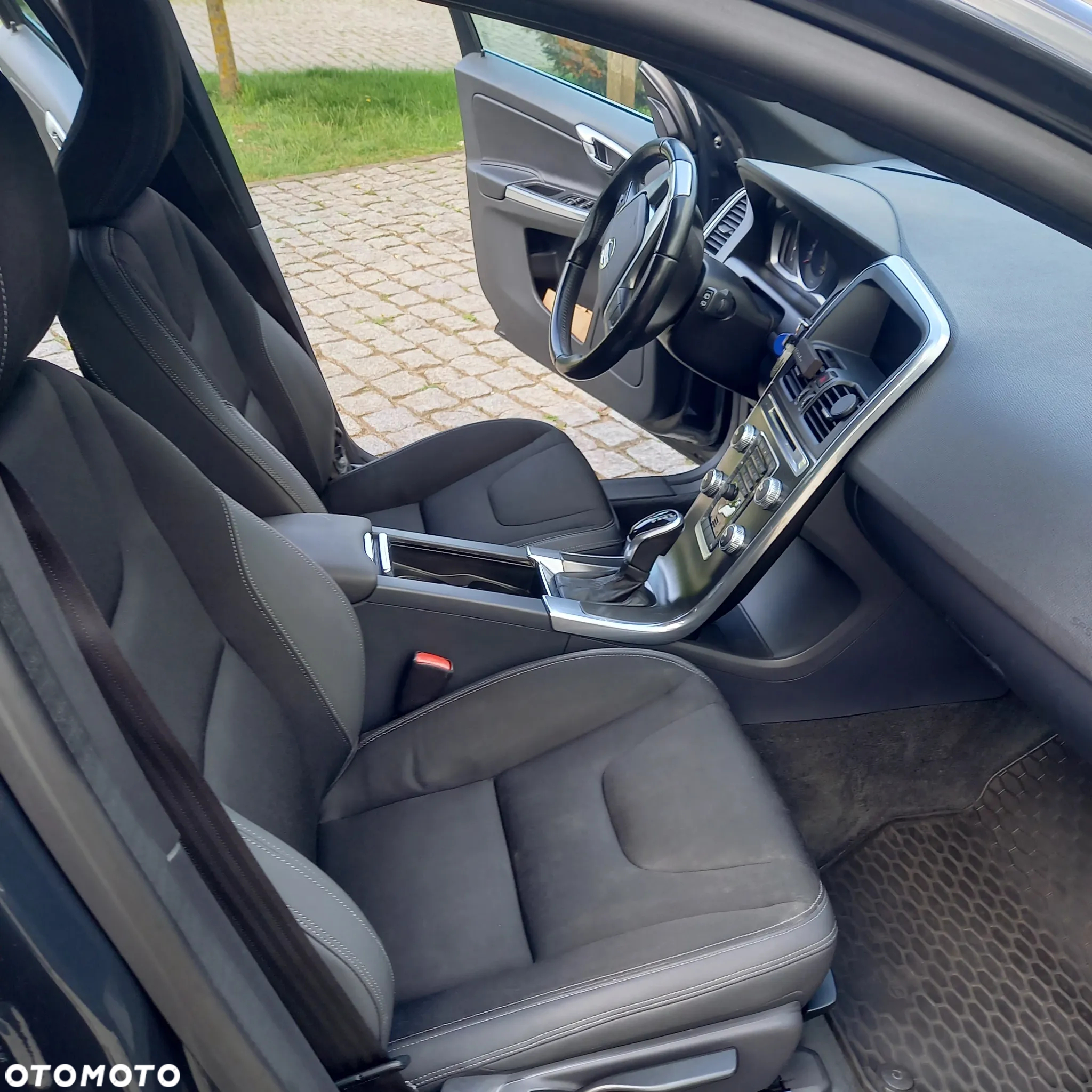 Volvo XC 60 D3 Geartronic RDesign - 15