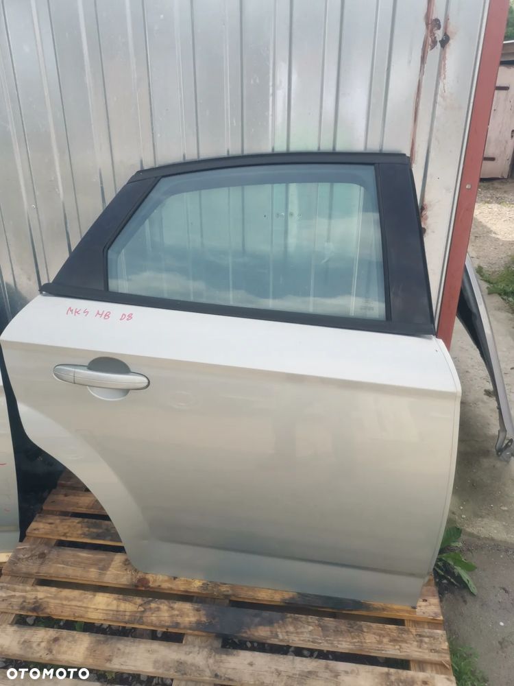 DZRWI PRAWE TYLNE PRAWY TYŁ MONDEO MK4 HATCHBACK 07-14 LAKIER D8