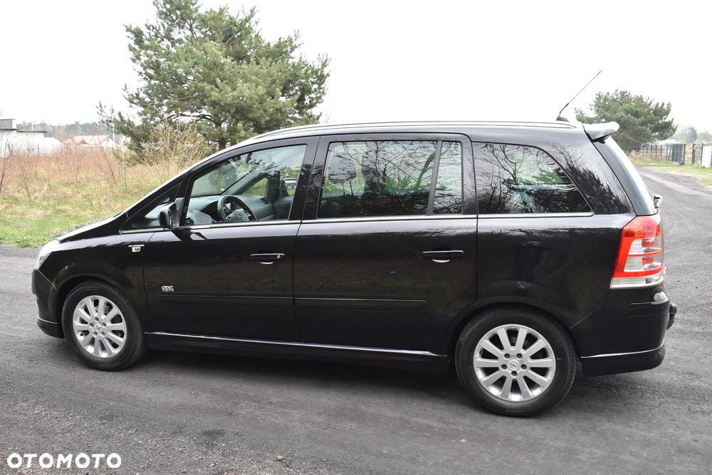 Opel Zafira 1.8 Sport - 9