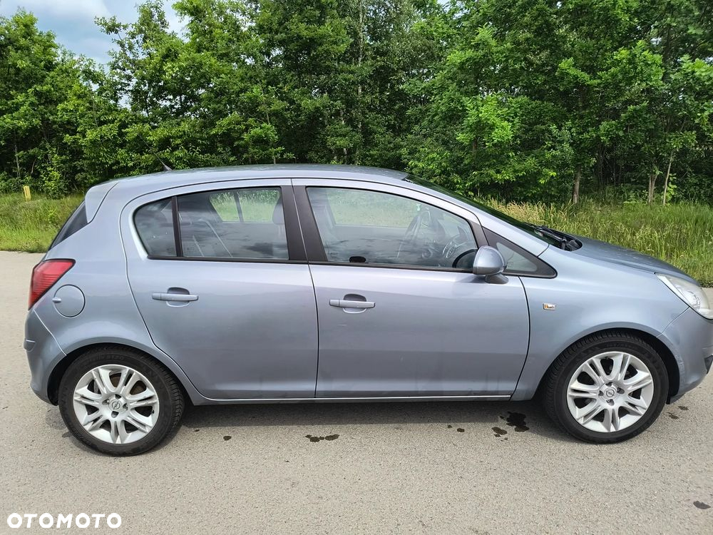 Opel Corsa 1.4 16V Cosmo - 7