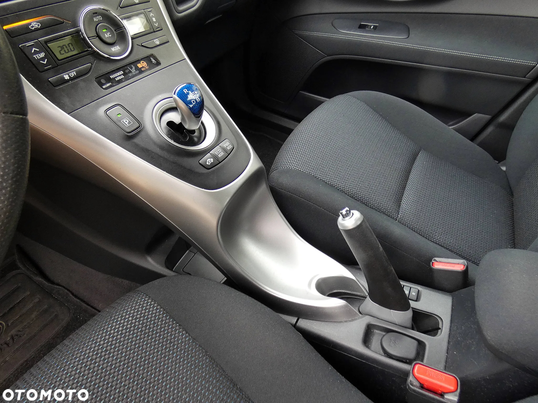 Toyota Auris 1.8 HSD Luna - 13