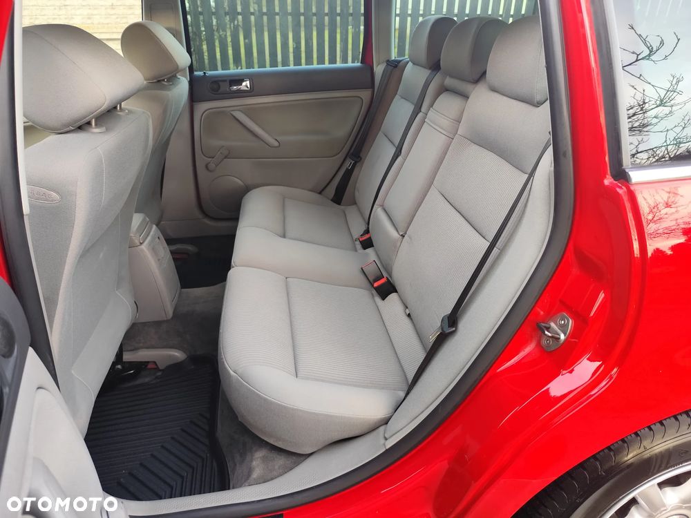 Volkswagen Passat 1.9 TDI Comfortline Family - 8