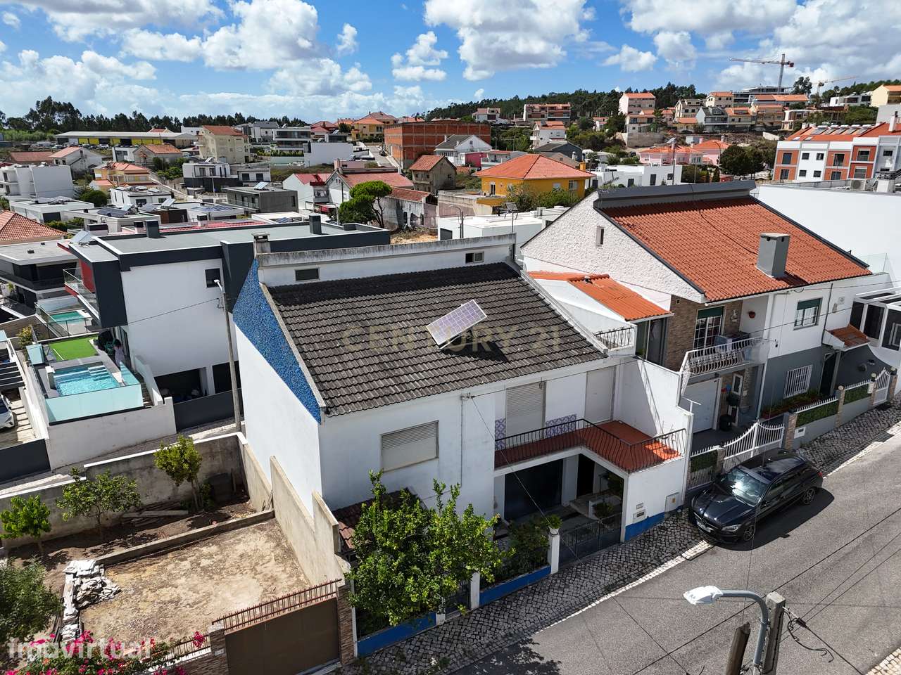 Moradia T4 com garagem em Serra Casal de Cambra, Belas - Grande imagem: 2/53