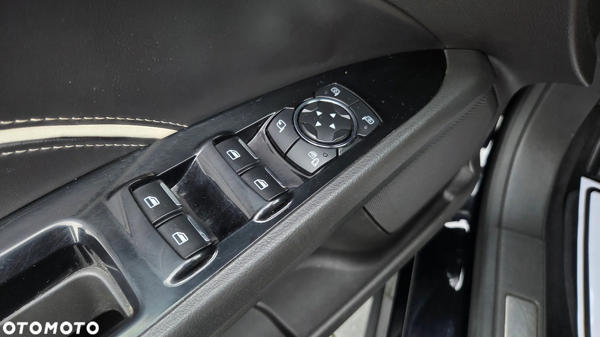 Ford Mondeo Vignale 2.0 EcoBoost - 16