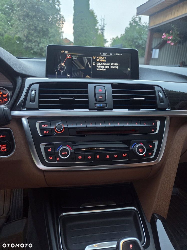 BMW Seria 3 320d xDrive Luxury Line - 11