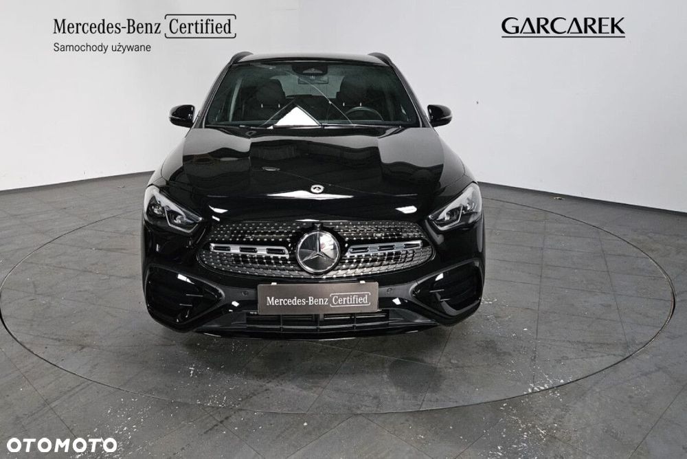 Mercedes-Benz GLA - 8