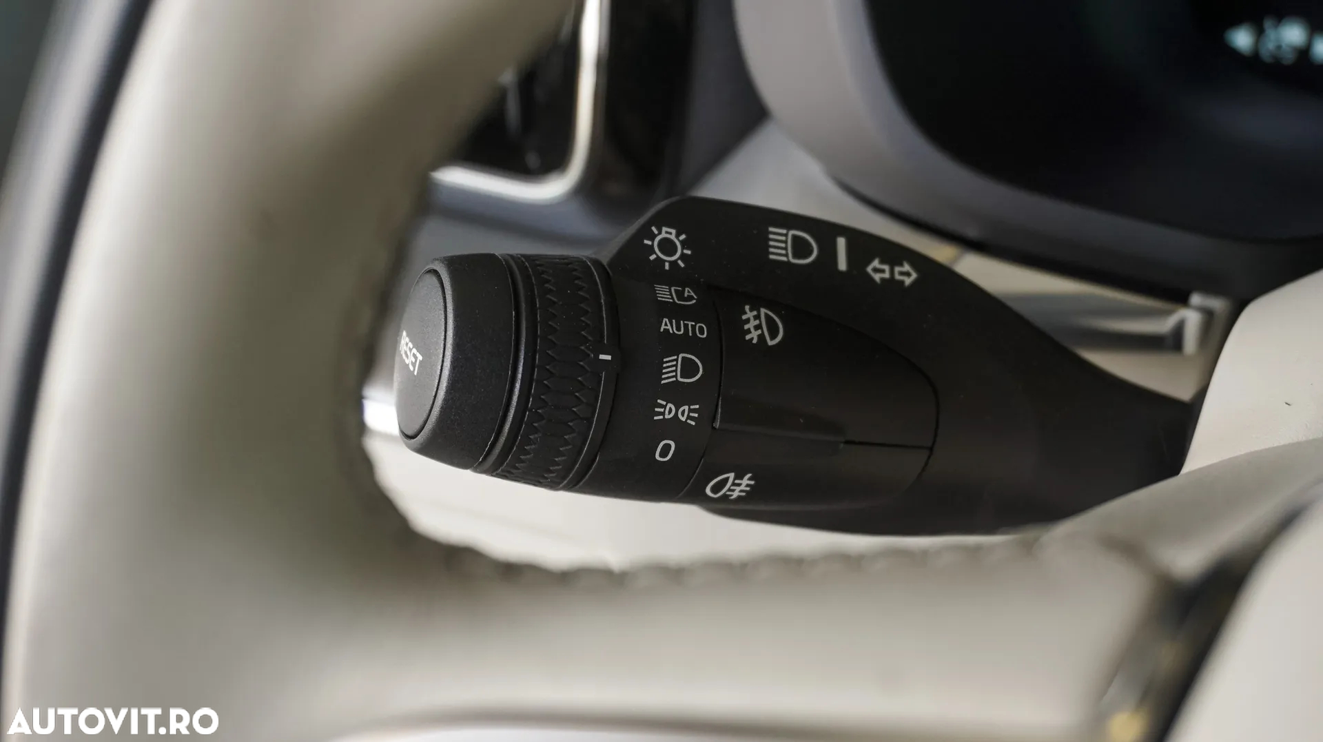 Volvo XC 60 T8 Twin Engine AWD Geartronic Momentum - 19